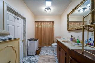 Central 4BR Historic Gem Near Colleges - 4