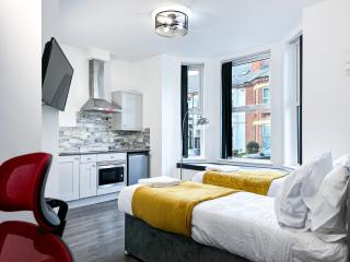 Comfy Contractor and Holiday Studio - Sleeps 2 - Coventry - 2