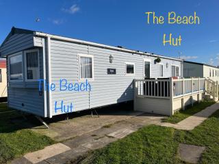 CT12 The Beach Hut - 0