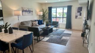 Modern Extra Large 3BR with Parking Near Century City Mall 302 - 1