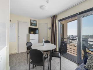 Spacious studio near seafront - 5