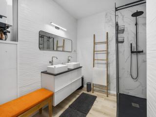 Beachfront holiday home near the market - 6