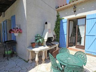 Villa in Bagnols with Pool & Near Nature Parks - 1