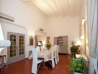 Villa in Bagnols with Pool & Near Nature Parks - 8