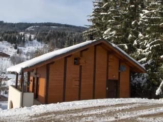 Chalet in Les Gets near Ski Bus & Sauna - 3