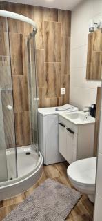 1 izbový pekný apartmán s neskorým odchodom až do 14 hodiny - 2