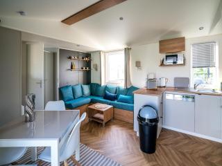 Chalet in Oostkapelle near Beach & Pool - 9