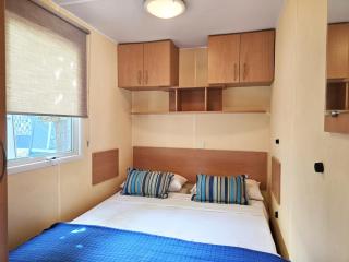 Bungalow in Canet de Mar near Scenic Beach - 3