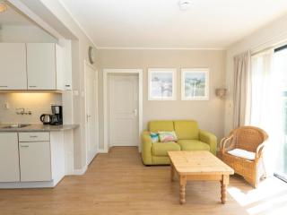 Cozy Texel Retreat with Garden - 5