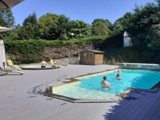 Mobil-home avec terrasse pour 4 personnes - API-1-52-663 - 3