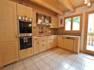 Chalet in La Tzoumaz near Ski Slopes - La Tzoumaz - 1