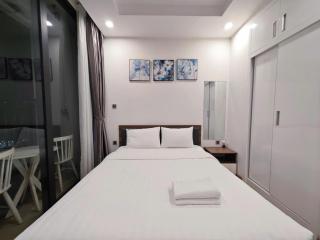 Luxury Studio In Vinhomes Green Bay, 25' to Airport, Gym, Swimming Pools - 9