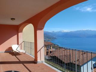 Apartment in Oggebbio with Lake Maggiore Views - 1