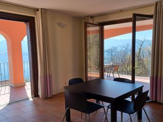 Apartment in Oggebbio with Lake Maggiore Views - 5