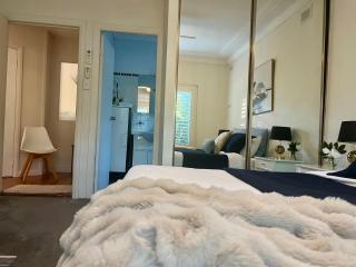 Hotel Style Monterey Guest Studio near Hospitals, Beach and Airport - Sydney - 4