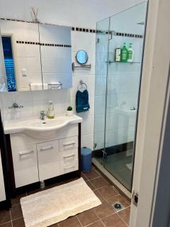 Hotel Style Monterey Guest Studio near Hospitals, Beach and Airport - Sydney - 1