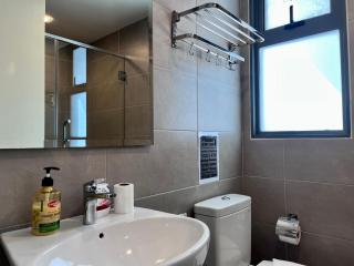 Teega Residence - Near Legoland, 2000 sqft, Family Gathering #4BR4B #10pax by Cowidea - 3