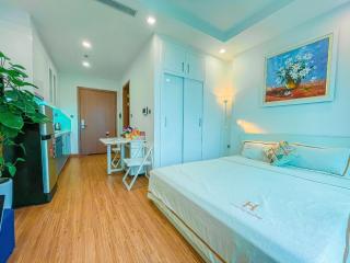 Studio Apt With Gym, Swimming Pool, BBQ, Tennis Facilities Available For Delux Studio In City Centre - 0