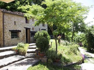 Stay with Balcony Views - Sassoleone - 0