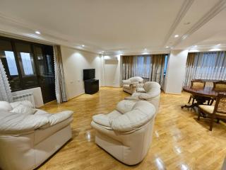 F1 Luxury Apartment - 4