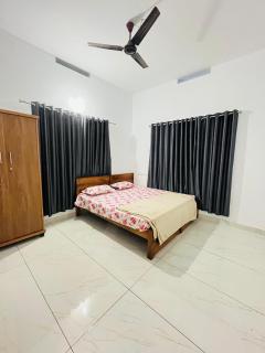 CT HOMESTAY, Omassery - 4