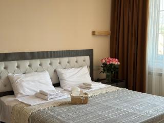 RARE FIND! UNBEATABLE LOCATION! FIVE STARs, SPARKLING APARTMENT IN THE HEART OF YEREVAN! - Erevan - 2