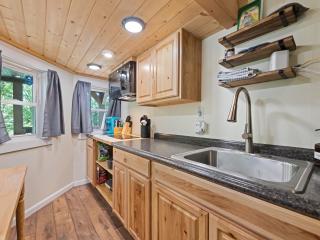 Casey Paradise Tiny Home Mountain Retreat - 1