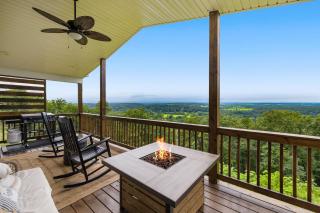 The VUE - On Top of Paradise - White Post - 2