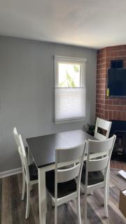Tucked Away In Holgate Is This Newly Renovated Pet Friendly Gem - Holgate - 9