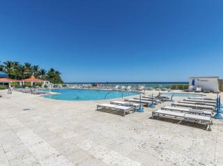 Pet Friendly Studio Beach and Pool Access, gym ! - 1