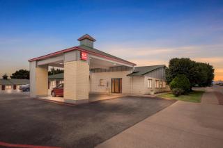 Econo Lodge - Childress - 6