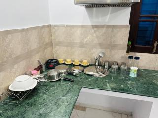 Spacious 1bhk Non Ac - By Tulsi Homestay - Haldwāni - 9