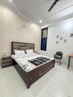 Spacious 1bhk Non Ac - By Tulsi Homestay - Haldwāni - 5