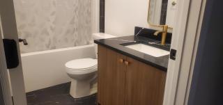 Lovely 1 bedroom Condo Downtown Mississauga Square One - Mississauga - 2