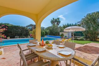 Beach villa Casa de Amanhã 450 mts to the beach with beautiful garden and heated saltwater pool - 4