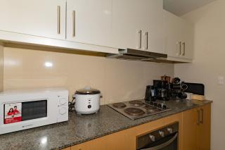 3BR Modern Uptown Parksuites BGC with bathtub - 1