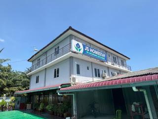 Js HOMESTAY - Banting - 0