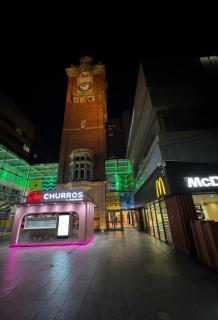 Victoria Centre Two Bedroom Apartments - City Centre in the Victoria Centre Shopping Centre with Kitchen and up to 4 Beds next to the Hilton Hotel - Parking for Cars or High Top Vans from Five Pounds a Day - Sunday 1pm Check-Out - FLASH SALE - - Nottingham - 0