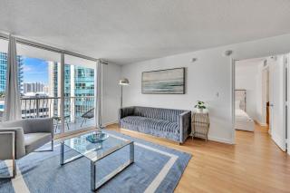 Superb private unit with amenities and parking - 1