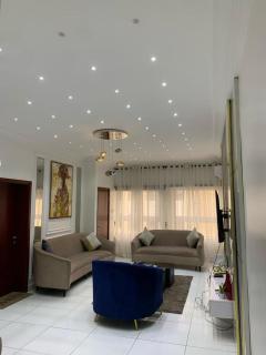 Luxury 2 Bedroom Shortlet Apartment in Lekki Phase 1 - Lagos - 5