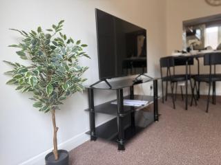 Modern 2BR Stay FREE WIFI FREE PARKING - Great Linford - 3
