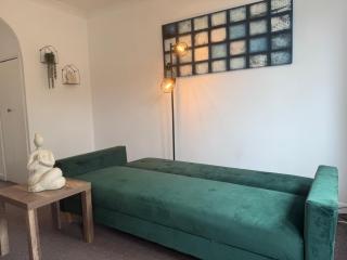 Modern 2BR Stay FREE WIFI FREE PARKING - 7