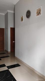 2 Bedrooms Varisha Guest Suite Jogja - 4