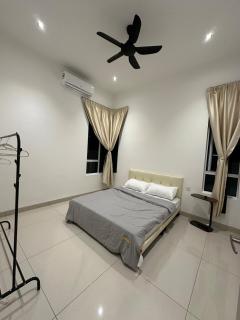 NEW! Modern comforts in a Semi-D Muar - 8