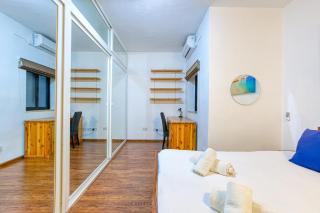 Bennys Seaside Escape Sliema - 2