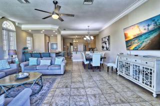 Seaclusion Beach Townhome - St. Pete Beach - 1
