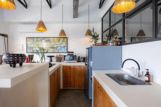 Designer Oasis with Private Pool in Central Canggu by The Rice Field - 4