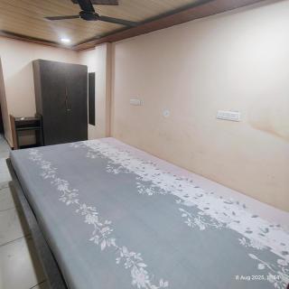 Hotel Shivnandani - 1