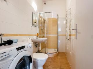 Stylish Apartment in Heart of Žižkov Near Iconic Sites - Praga - 3