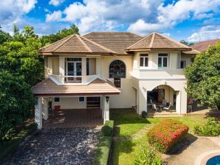 Sundrenched Oasis 7bed pool villa heart of Phuket - 4